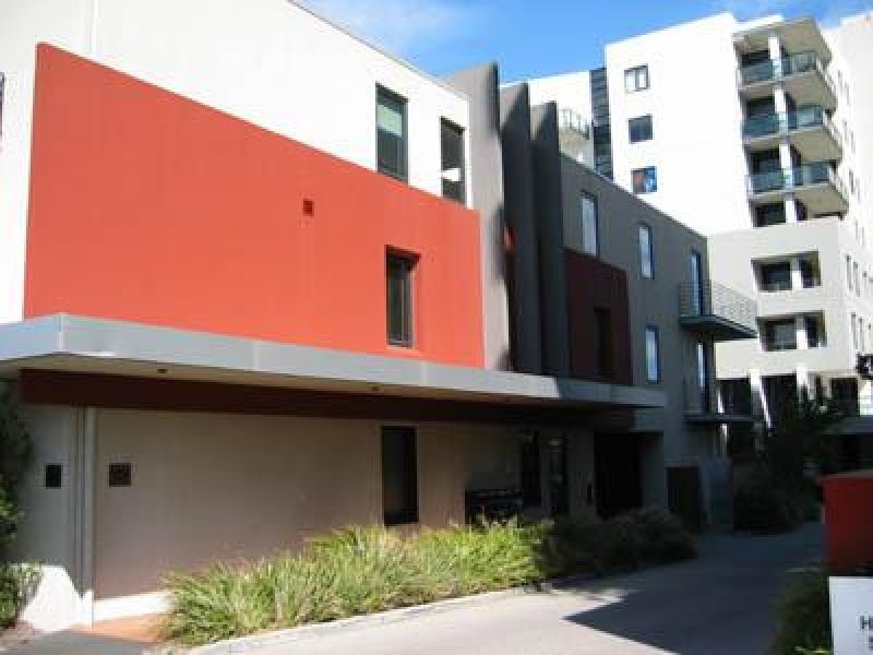 FULLY FURNISHED - AVAILABLE 19TH DECEMBER Picture 1