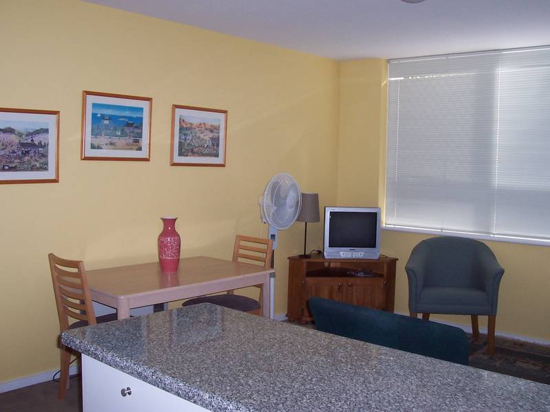 FULLY FURNISHED - AVAILABLE 15TH FEBRUARY Picture