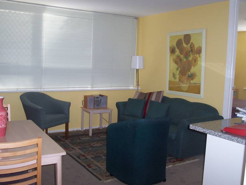 FULLY FURNISHED - AVAILABLE 15TH FEBRUARY Picture