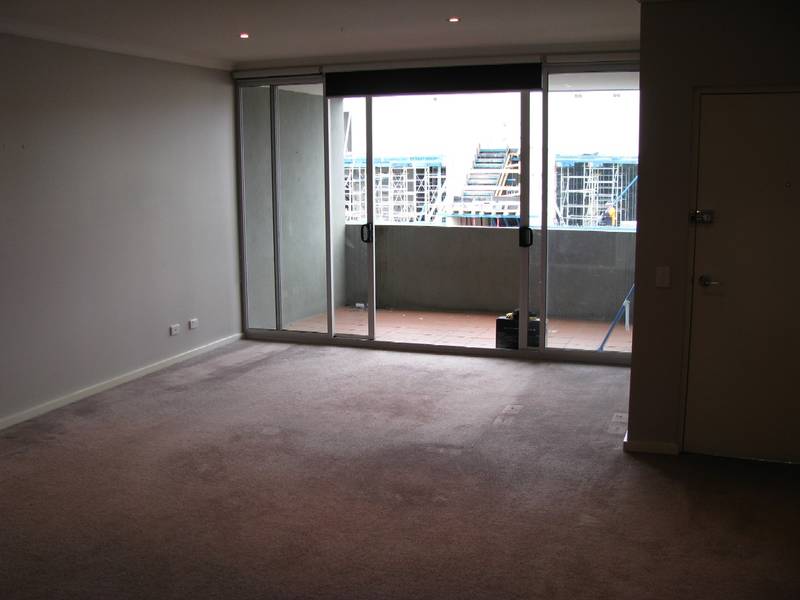 FANTASTIC 2 BEDROOM APARTMENT - AVAILABLE NOW Picture 3