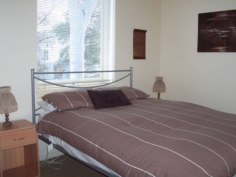 FULLY FURNISHED - AVAILABLE NOW Picture 2