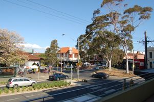 FULLY FURNISHED - AVAILABLE NOW Picture 2