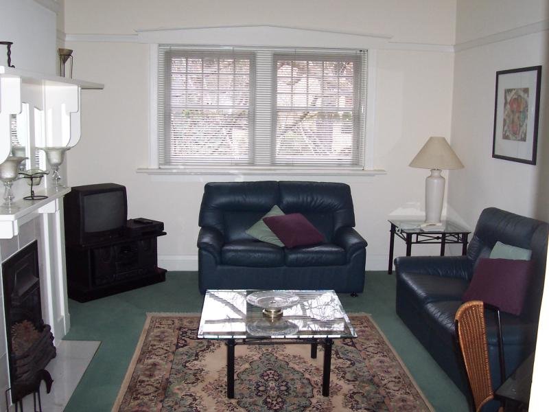FULLY FURNISHED - AVAILABLE NOW Picture