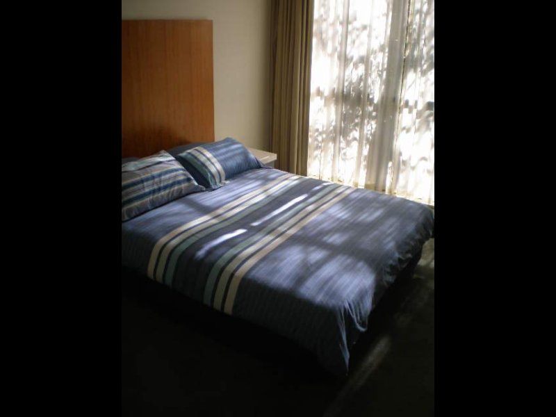 FULLY FURNISHED - AVAILABLE NOW Picture 2