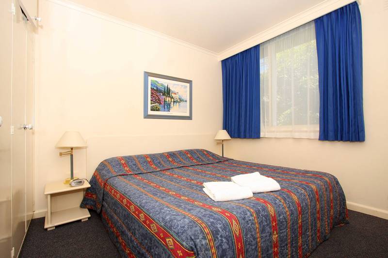 Vendor will consider any reasonable offer! Picture 3