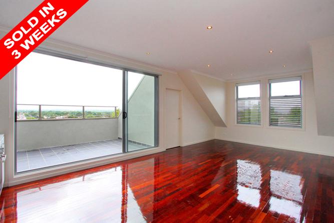 Designer Living with Outstanding Valley Views Picture 1