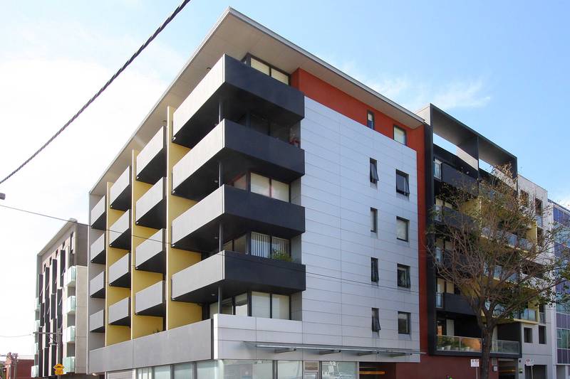 Stylish and Convenient City Living Picture 1