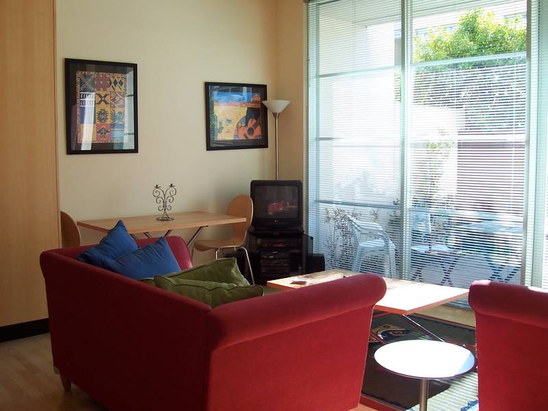 FULLY FURNISHED Picture 1