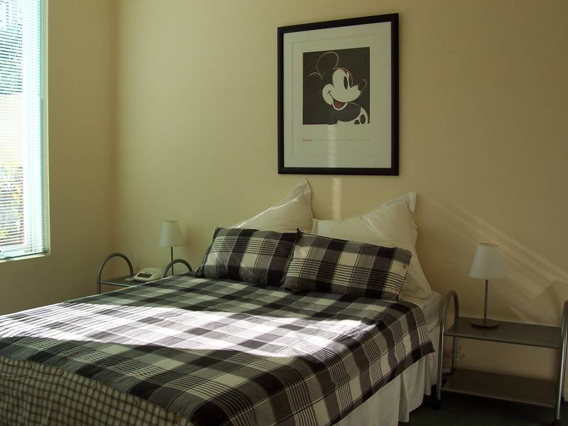 FULLY FURNISHED Picture 3