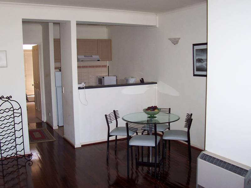 FULLY FURNISHED - AVAILABLE NOW Picture 3