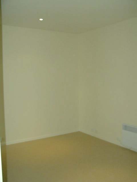 GREAT ONE BEDROOM APARTMENT CLOSE TO EVERYTHING Picture