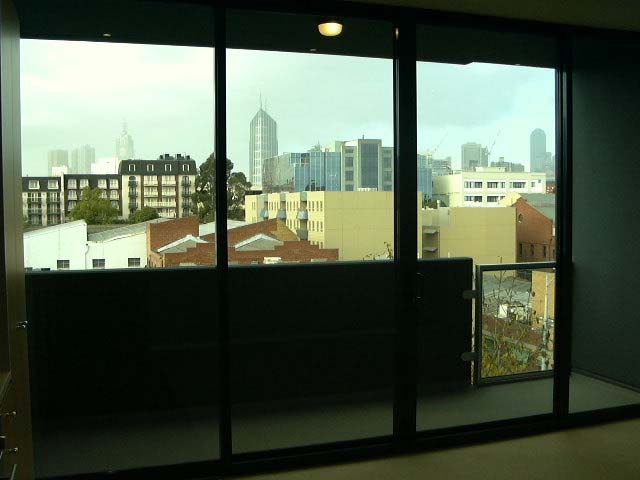 GREAT ONE BEDROOM APARTMENT CLOSE TO EVERYTHING Picture