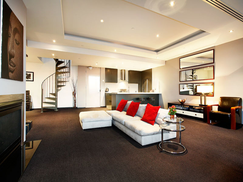 FULLY FURNISHED Picture 1