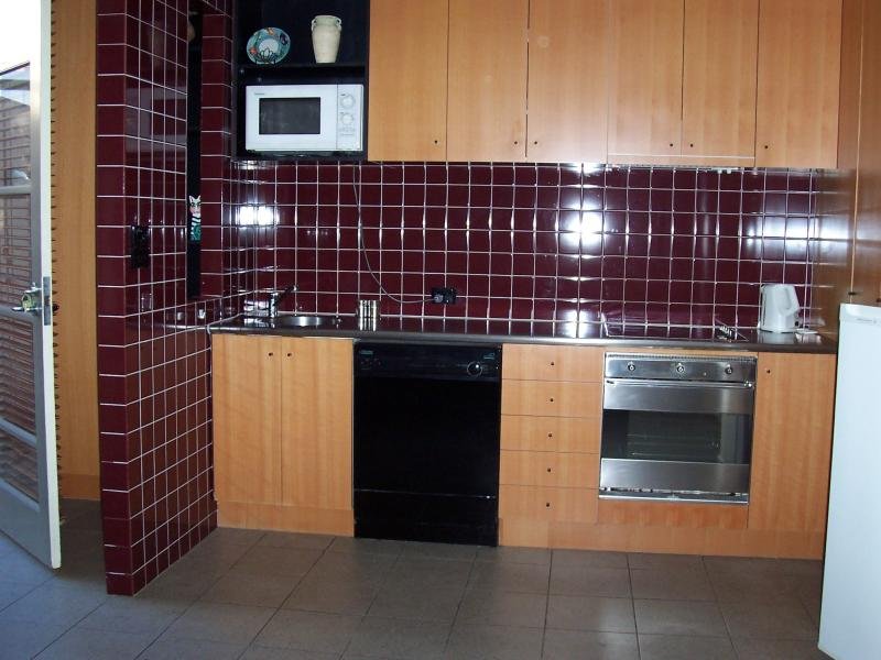 FULLY FURNISHED - AVAILABLE 11TH FEBRUARY Picture 3