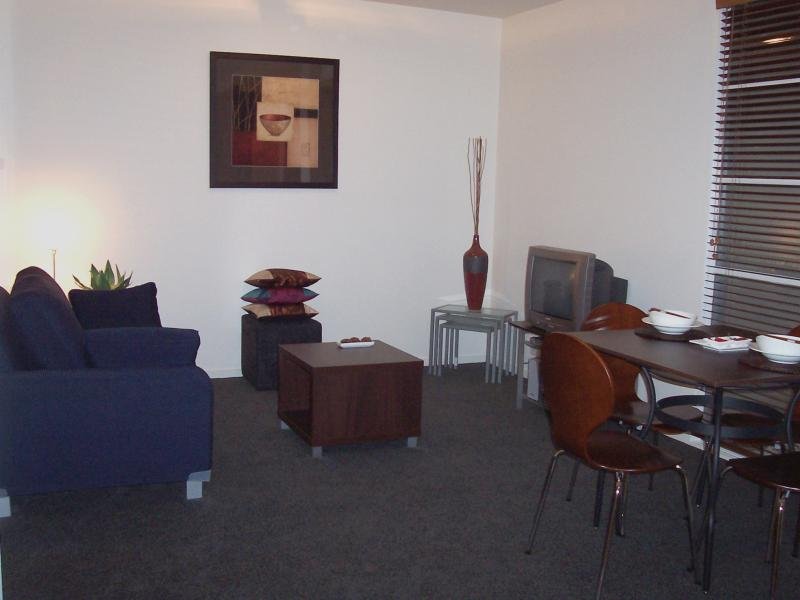 FULLY FURNISHED - AVAILABLE 11TH FEBRUARY Picture 1