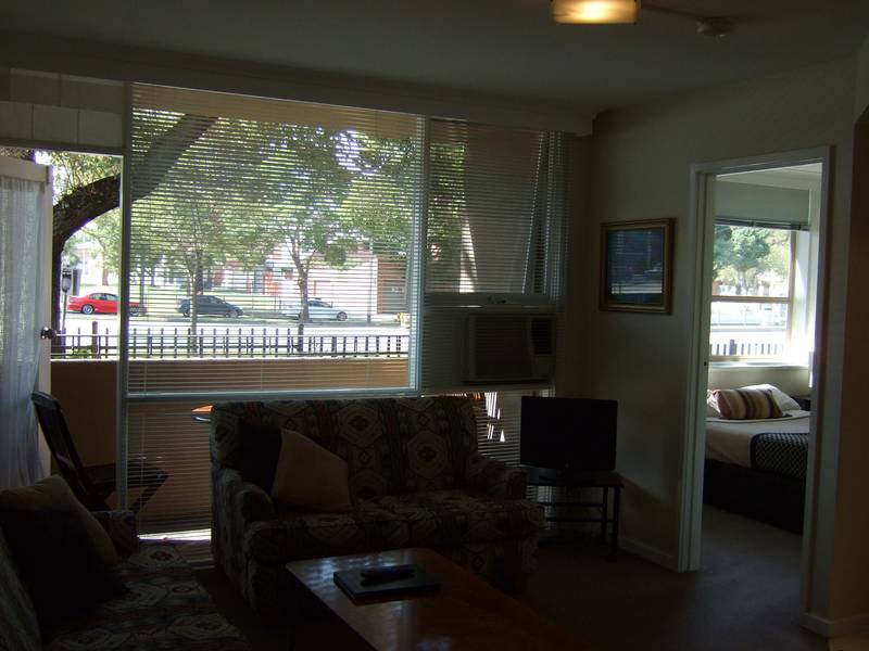 Investors Take Note! Picture 3