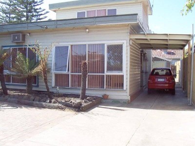 THREE BEDROOM HOUSE - AVAILABLE 15TH FEBRUARY Picture