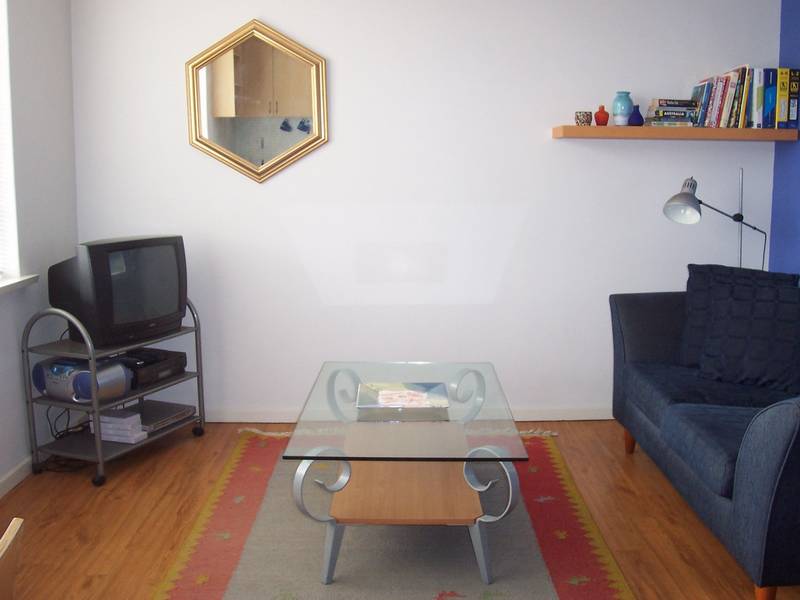 FULLY FURNISHED - BRIGHT & SECURE - AVAILABLE NOW Picture FULLY FURNISHED - BRIGHT & SECURE - AVAILABLE NOW Picture