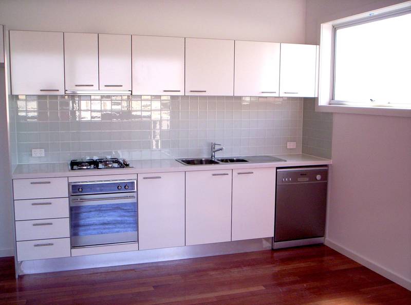 LARGE TWO BEDROOM APARTMENT - AVAIL 23rd JUNE - MOVE IN WITHIN 24HRS Picture LARGE TWO BEDROOM APARTMENT - AVAIL 23rd JUNE - MOVE IN WITHIN 24HRS Picture