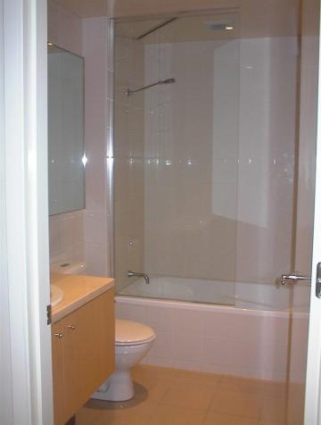 GREAT LOCATION & LIFESTYLE - AVAIL NOW - MOVE IN WITHIN 24HRS Picture