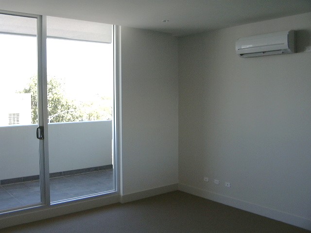 WALK TO UNI OR HOSPITAL Picture