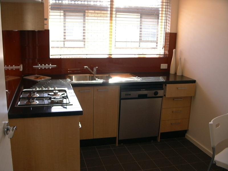 MAGNIFICENT REFURBISHED APARTMENT - APPLICATION PENDING Picture 3