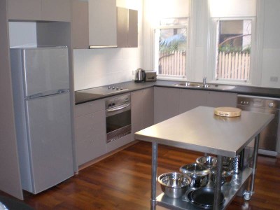 FULLY FURNISHED - AVAILABLE NOW Picture