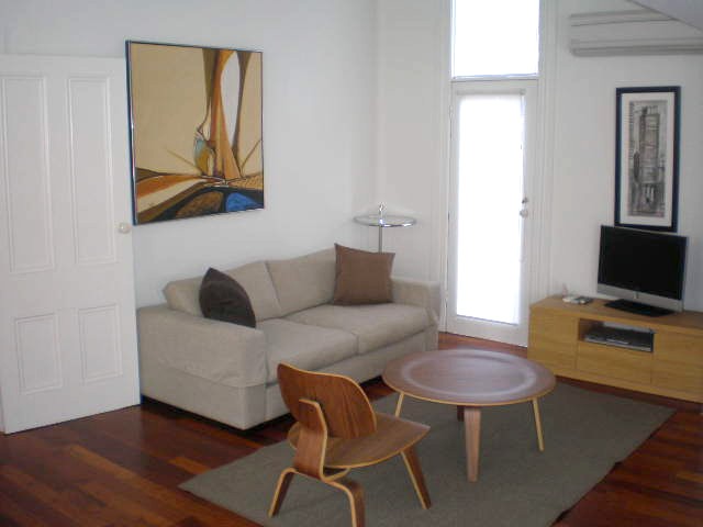 FULLY FURNISHED - AVAILABLE NOW Picture 2