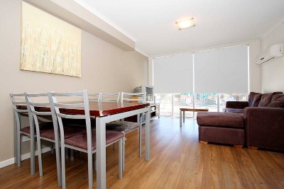 FULLY FURNISHED - SHARED ACCOMODATION - AVAILABLE NOW Picture