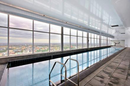 INNER CITY LIVING - AVAILABLE NOW Picture 3