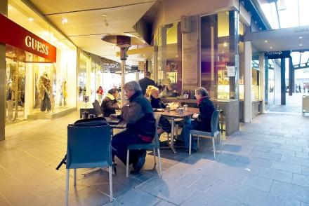 INNER CITY LIVING - AVAILABLE NOW Picture 2