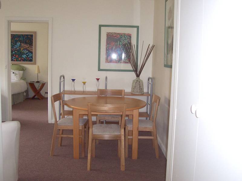 FULLY FURNISHED - AVAILABLE NOW Picture 3