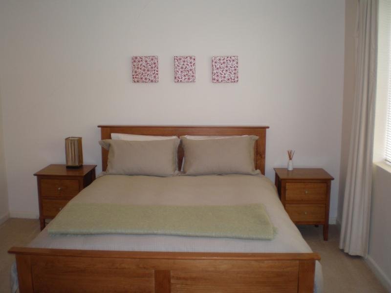 FULLY FURNISHED - AVAILABLE 21ST DECEMBER Picture 1