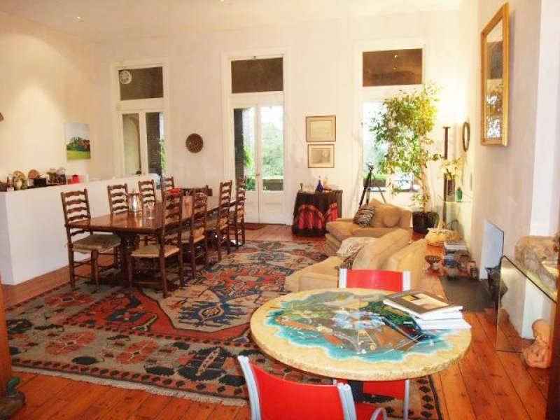 FULLY FURNISHED - AVAILABLE NOW Picture 1