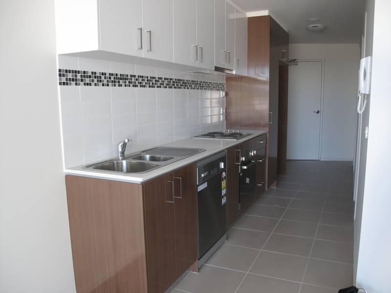 PREMIER PROPERTY IN FOOTSCRAY - AVAILABLE NOW Picture 2