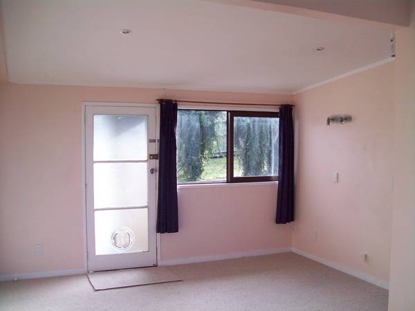 1 WEEK RENT FREE - West Street, Papakura Picture