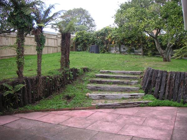 1 WEEK RENT FREE - West Street, Papakura Picture