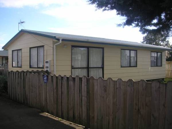 1 WEEK RENT FREE - Stand Alone Private Home Picture