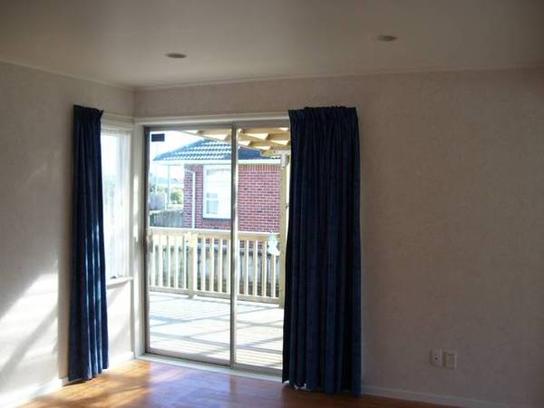 1 WEEK RENT FREE - 4 Bedroom home in Alma Crescent Picture 1 WEEK RENT FREE - 4 Bedroom home in Alma Crescent Picture