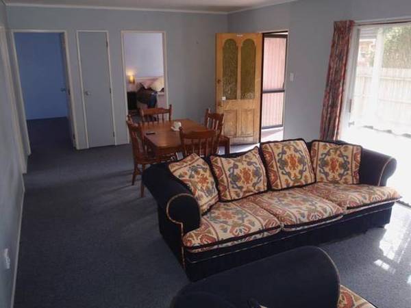 Tidy Freestanding Home Picture 1