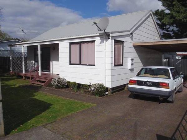 Tidy Freestanding Home Picture 2