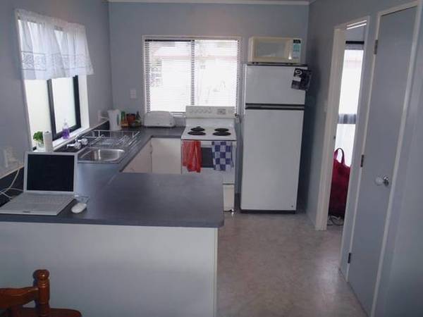 Tidy Freestanding Home Picture 3