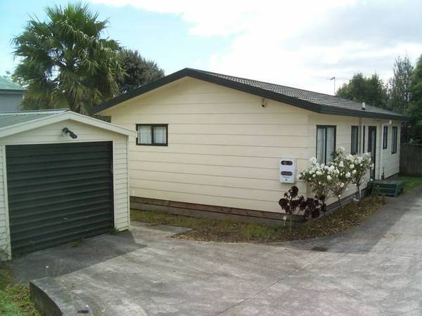 Handy to Southgate Family Home Picture