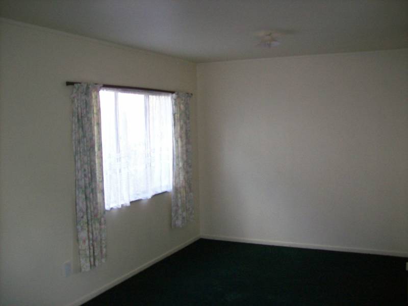 Centrally Located 3 Bedroom Home Picture 2