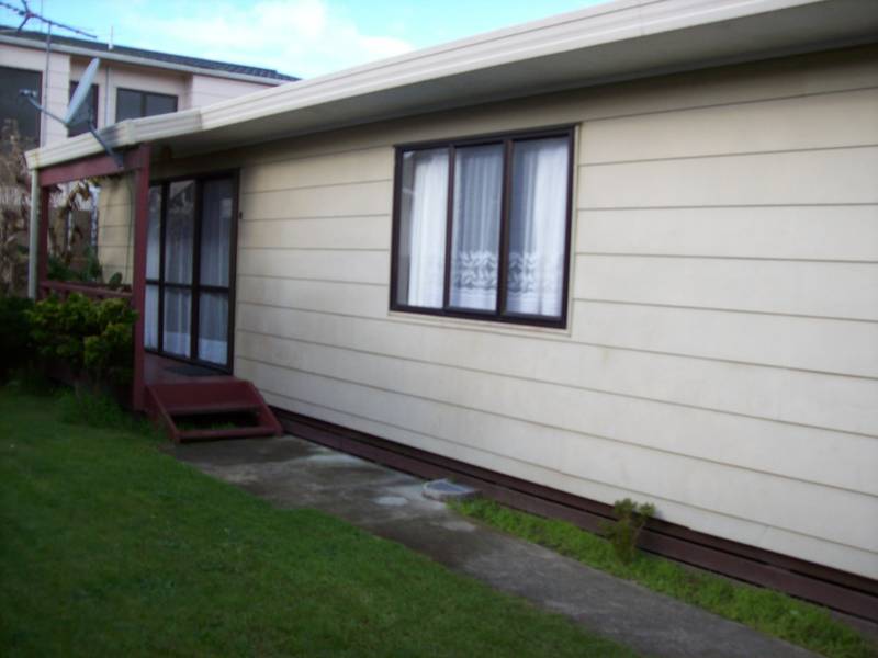 Centrally Located 3 Bedroom Home Picture 1