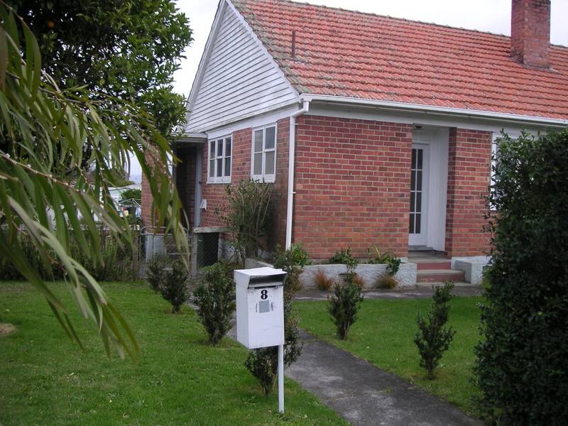 Katoa Place, Point Chevalier Picture 1