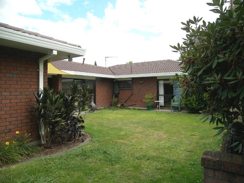 SUPER SPACIOUS - IT'S NOT A DRIVE BY Picture 1