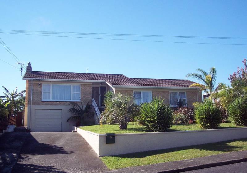 Nicely presented home in Renwick Street Picture