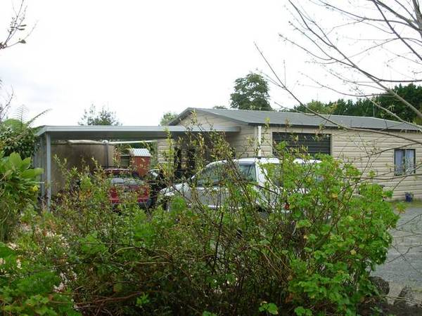 Country Setting, close to town Picture Country Setting, close to town Picture