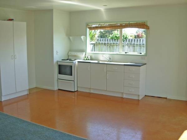 Walk to town and schools Picture 3